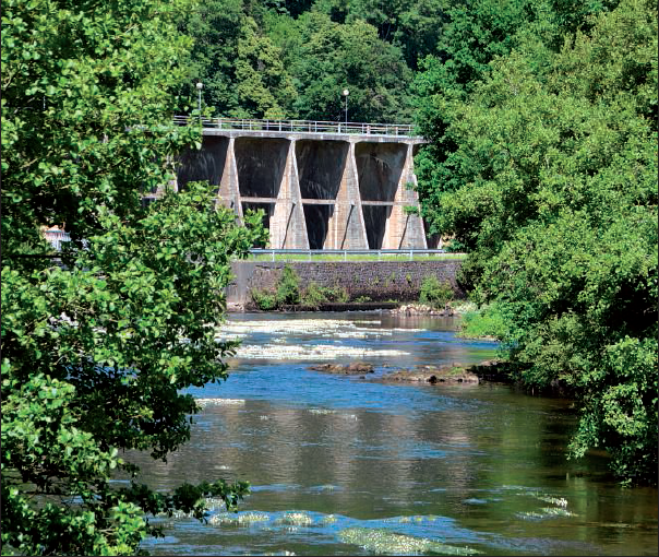 Manche : Ségolène Royal cède aux pressions des quelques opposants au démantèlement des barrages de la Sélune