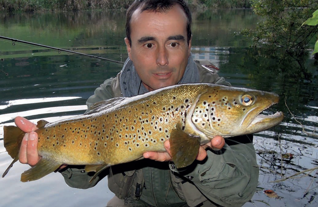La truite et le pêcheur