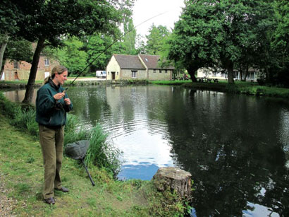 8e concours “mouches imposées” au Moulin de Chaise-Dieu-du-Theil
