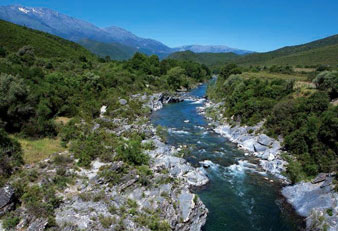 La réglementation et le débit minimal