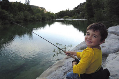 Emmener un enfant à la pêche