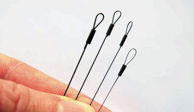 Le fil de titane contre les dents des brochets