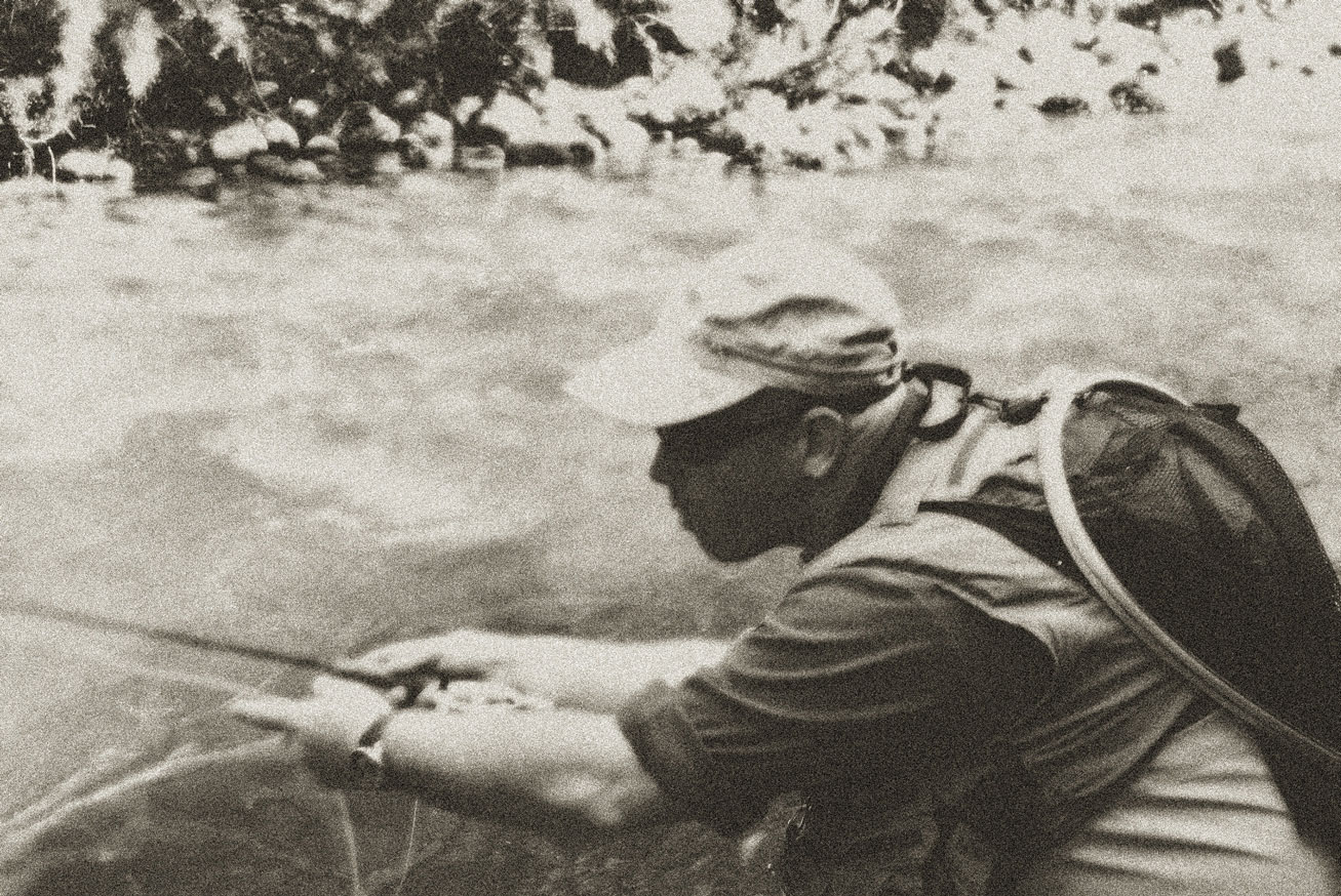 Un moucheur dans la brume