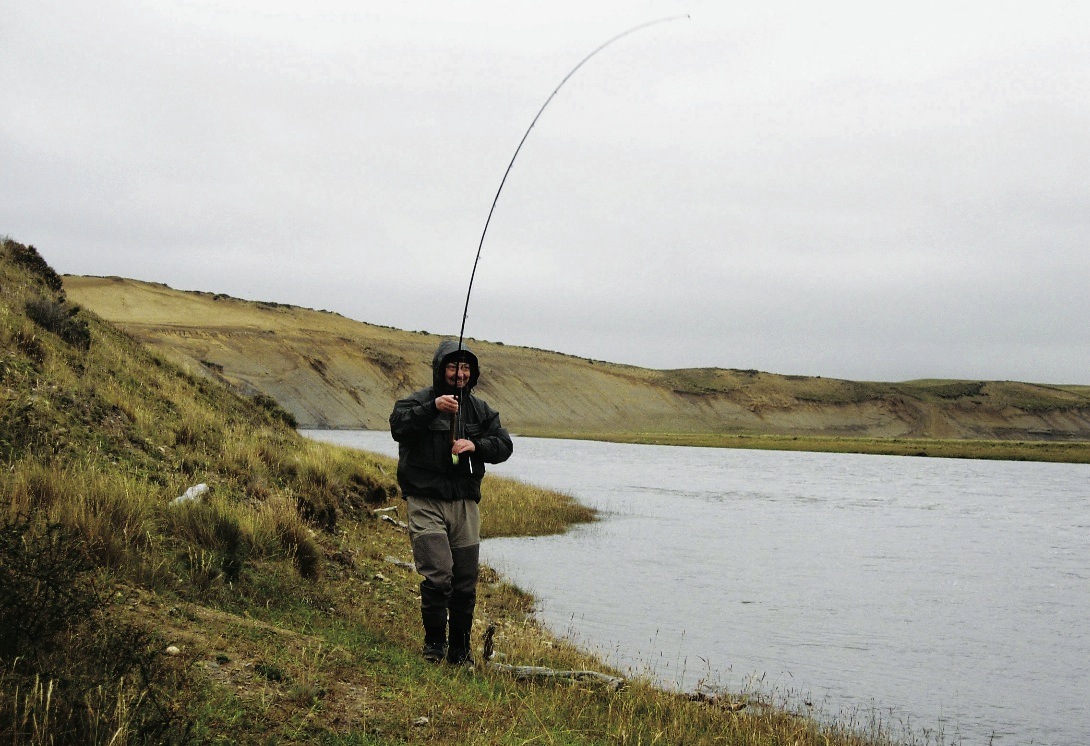 Avantages des cannes à deux mains par rapport à la canne à une main ?